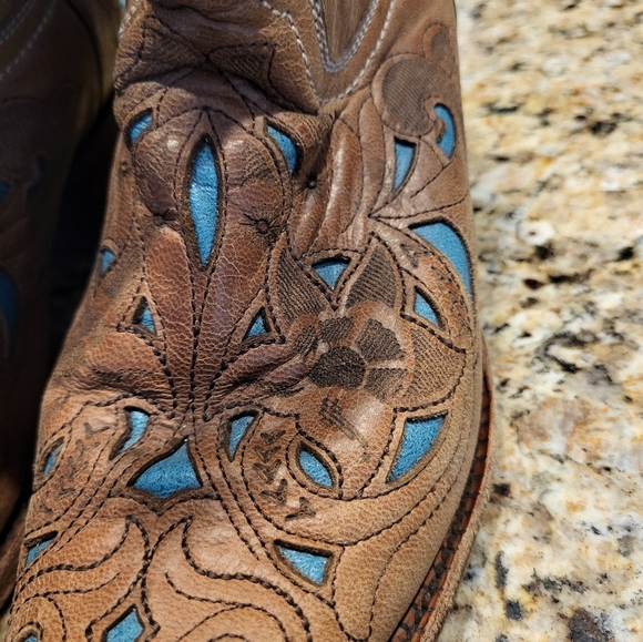 Corral Cutout Design Boots - Picture 3 of 12